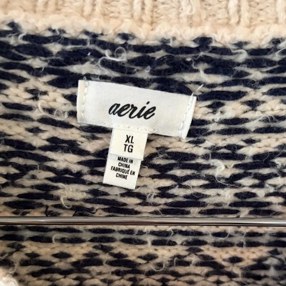 Aerie Chelsea Jacket Women's Navy and Cream Fair Isle Sweater size XL - Picture 5 of 6